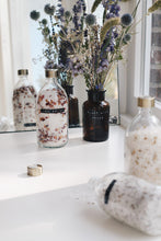 Afbeelding in Gallery-weergave laden, rozen badzout - just relax